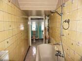 Bad mit Wanne - 