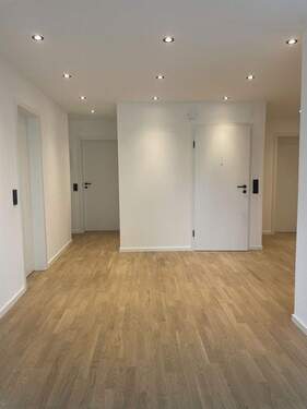 Flur - 4 Zimmer Etagenwohnung zum Kaufen in Herzogenaurach