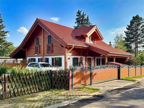 Ansicht - Einzigartiges Bio-Holzhaus mit viel Platz und Privatsphäre - Modern und Nachhaltig!