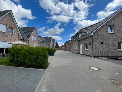 Baugebiet - Doppelhaushälfte zum Kaufen in Kummerfeld
