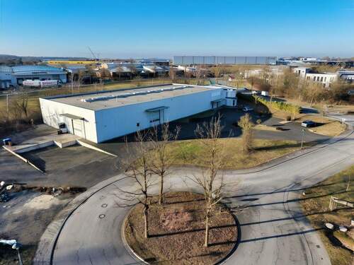 Außenansicht - Top angebundener Gewerbestandort: Moderner Bürokomplex mit großer Lagerhalle in Beckum!