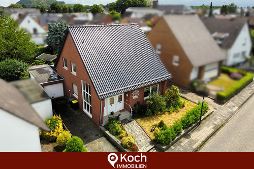 Hausansicht - Raum für Träume: Freistehendes Einfamilienhaus in ruhiger Bestlage!