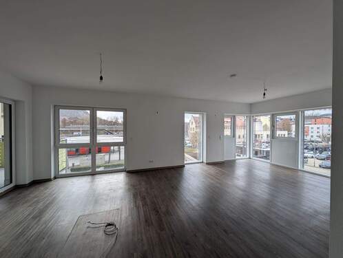 Wohnzimmer - 5 Zimmer Etagenwohnung zur Miete in Jena