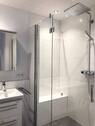 großräumige Dusche - 