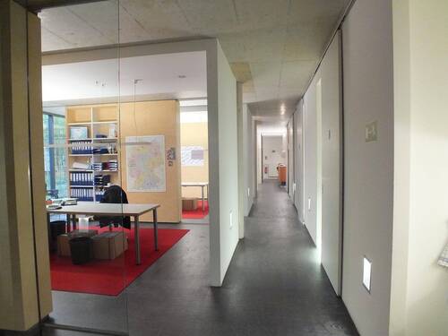 Büro und Fluransicht - Exklusiver Alleinauftrag! Hochwertige Loftbürofläche in hervorragender Lage