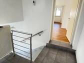 Treppenaufgang - Etagenwohnung mit 50,00 m² in Karben zur Miete