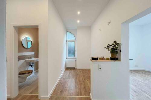 Eingangsbereich - Kernsanierte 2-Zi-Wohnung: Perfekt für Singles & Paare - zentral wohnen mit Stil