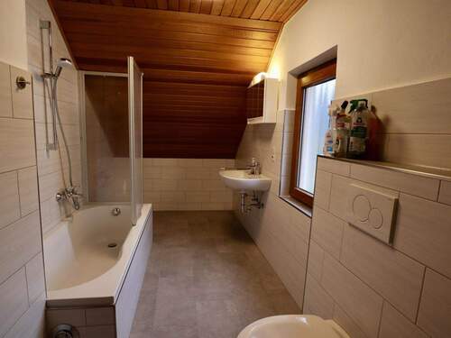 Dachgeschoss Bad - 