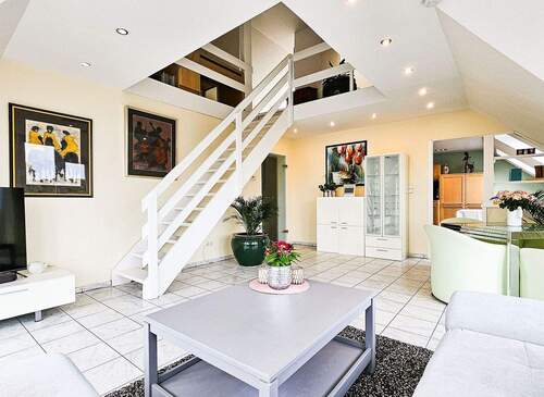 Wohnzimmer - 3 Zimmer Etagenwohnung zum Kaufen in Baesweiler