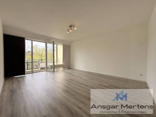 Wohn- und Esszimmer - 