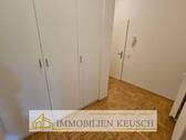 Eingangsflur mit Einbauschrank - 