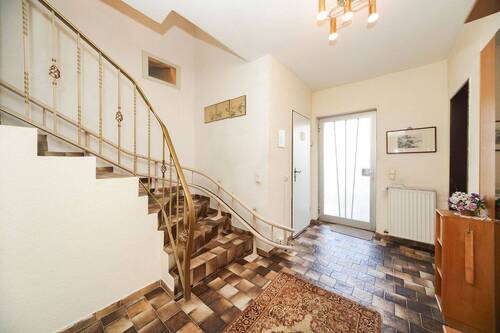 4 Eingangsdiele - 6 Zimmer Reihenmittelhaus in Dortmund / Aplerbeck