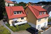 Häuseransicht - Attraktives Apartmenthaus in Göhren auf Rügen – Zwei Häuser mit sieben Ferienwohnungen und Eigentümerwohnung