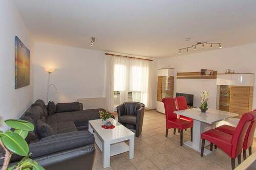 Fewo - 1 Zimmer Mehrfamilienhaus, Wohnhaus in Göhren