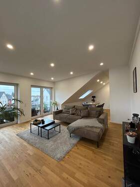 IMG_0263.jpeg - Moderne 3 Zimmer-Dachgeschosswohnung mit zwei Balkonen