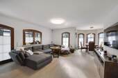 Wohnzimmer EG - 7 Zimmer Einfamilienhaus in Halle