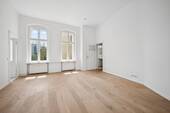 Wohnzimmer mit Zugang zum Balkon Nordausrichtung - 