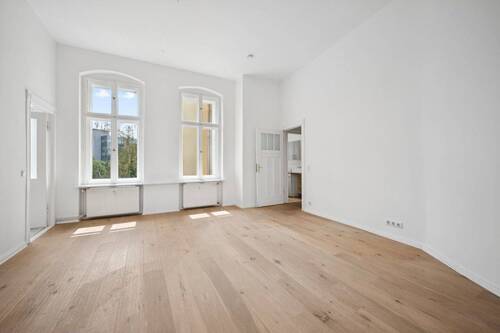Wohnzimmer mit Zugang zum Balkon Nordausrichtung - 
