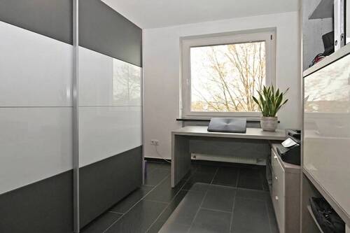 Büro/ Kinderzimmer - 