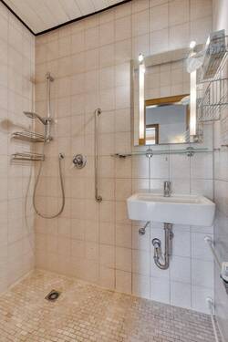 EG: Duschbad - 