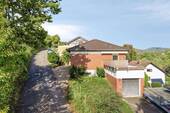seitliche Hausansicht - Einfamilienhaus mit 206,00 m&sup2; in Wachtberg Niederbachem zum Kaufen