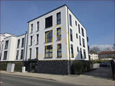 Vorderansicht - ***TOP-OBJEKT*** Neuwertige Eigentumswohnung mit Balkon und Stellplätzen! Barrierefrei!