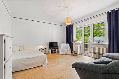 Obergeschoss: Zimmer mit Balkon - 