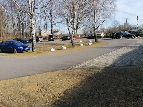 Parkpl.links von Anlage - 