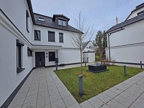 Innenhof mit Hauseingang - 