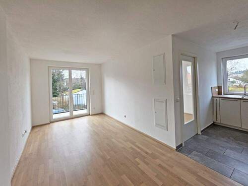 Heller, offener Wohnraum - 2 Zimmer Etagenwohnung zum Kaufen in München