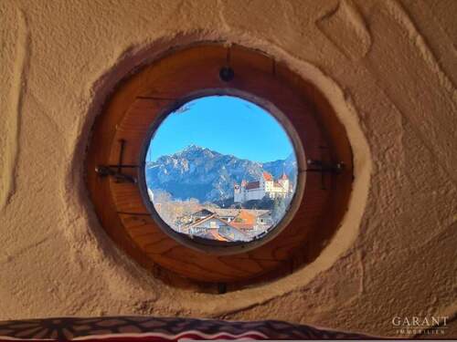 93 - Großzügige Dachgeschoss-Wohnung mit ausgebautem Dachspitz & Gemeinschaftsgarten