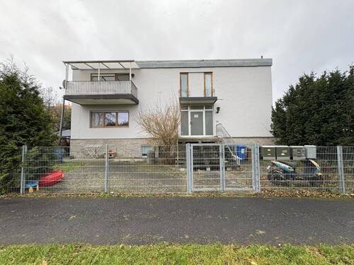 Außenansicht Gebäude - Leerstehendes Zweifamilienhaus mit Potenzial auf großzügigem Grundstück im Stadtteil Heuchelhof