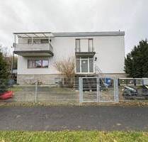 Leerstehendes Zweifamilienhaus mit Potenzial auf großzügigem Grundstück im Stadtteil Heuchelhof - Würzburg