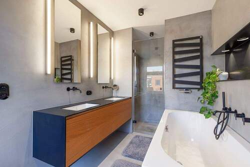 Tagesbelichtetes Ensuitebad - 