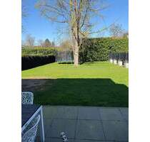 Luxuriöse Doppelhaushälfte! Modernes Wohnen im Grünen! Meerbusch!