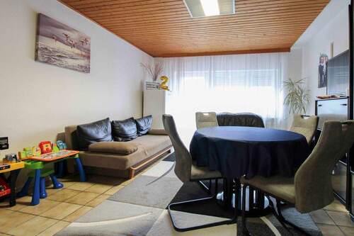 Wohnzimmer - Vermietete 3-Zimmer-Wohnung mit Balkon und Außenstellplatz