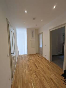 Flur - 3 Zimmer Etagenwohnung zur Miete in Borna