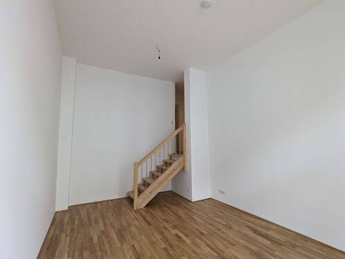 Zimmer 1 
Wohnen/Atelier - 