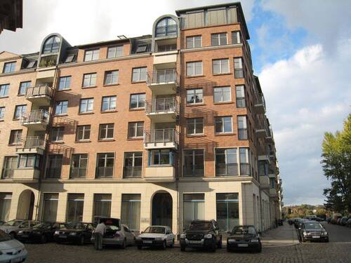 Hausansicht-2 - 3 Zimmer Etagenwohnung zum Kaufen in Dresden