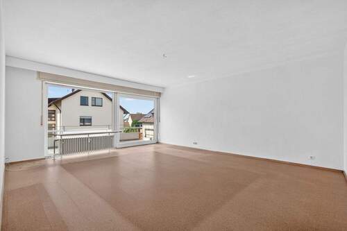 Wohnzimmer - 4 Zimmer Etagenwohnung zum Kaufen in Karlsruhe