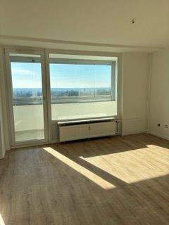 Wohnzimmer - Frisch renoviert, einziehen und wohlfühlen - Itzehoe