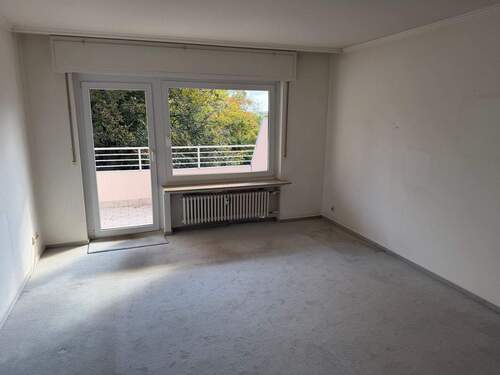 Wohnzimmer - 3 Zimmer Etagenwohnung zum Kaufen in Kassel