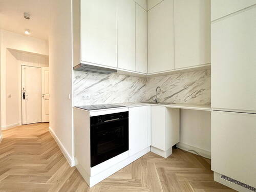 Küche mit EBK - Etagenwohnung mit 50,00 m&sup2; in Berlin zur Miete