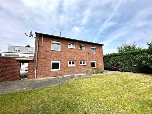 Hausansicht Rückseite - Mehrfamilienhaus, Wohnhaus mit 134,00 m&sup2; in Rommerskirchen zum Kaufen