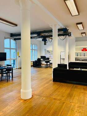 Bürofläche - Helles Loft-Studio nahe dem Kottbusser Tor: Industriecharme, 195 m², teilbar