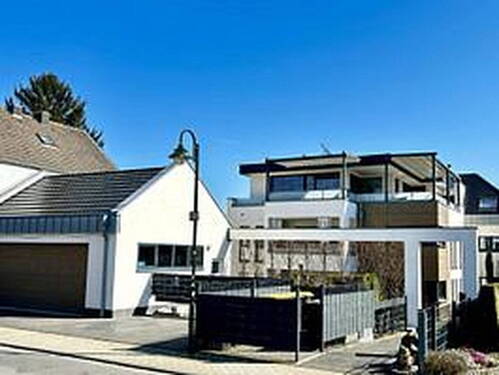 Straßenseite - 5 Zimmer Etagenwohnung in Troisdorf