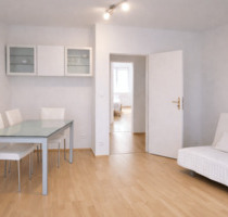 Erstbezug nach Sanierung: Helle 2-Zimmer-Wohnung im 2.OG mit Balkon & Aufzug in Wilmersdorf - Berlin