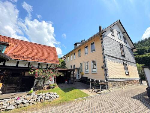 Haus und Hofansicht - Mehrfamilienhaus, Wohnhaus in Walkenried