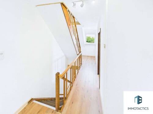 Flur 2.OG Haupthaus - 