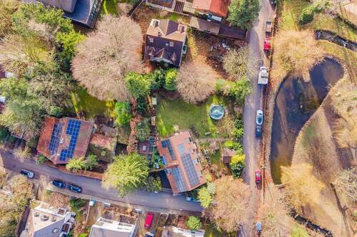 Luftaufnahme Grundstück und direkte Nachbarschaft - Grundstück zum Kaufen in München